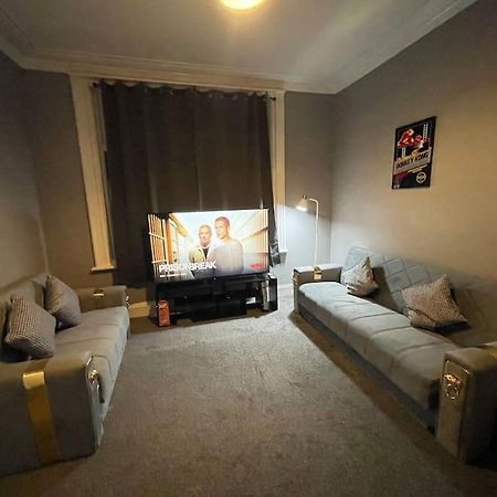30 Percent Off Weekly Stays - 6 Bedroom House - 11 Beds แบล็คพูล ภายนอก รูปภาพ