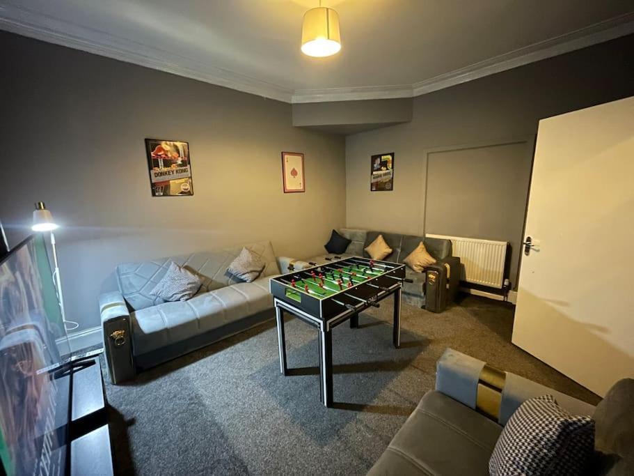 30 Percent Off Weekly Stays - 6 Bedroom House - 11 Beds แบล็คพูล ภายนอก รูปภาพ