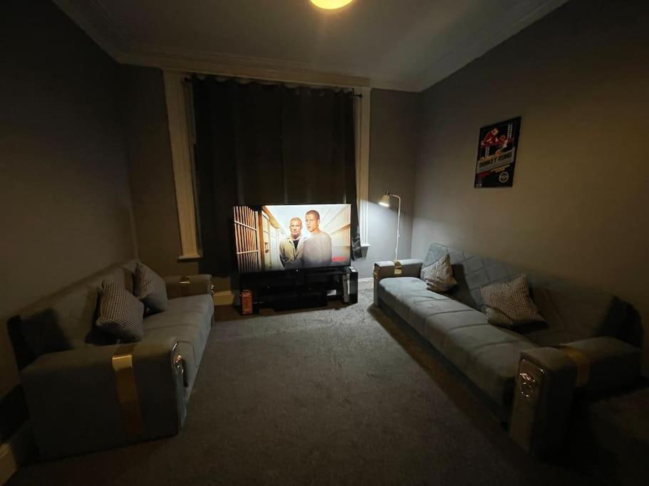 30 Percent Off Weekly Stays - 6 Bedroom House - 11 Beds แบล็คพูล ภายนอก รูปภาพ